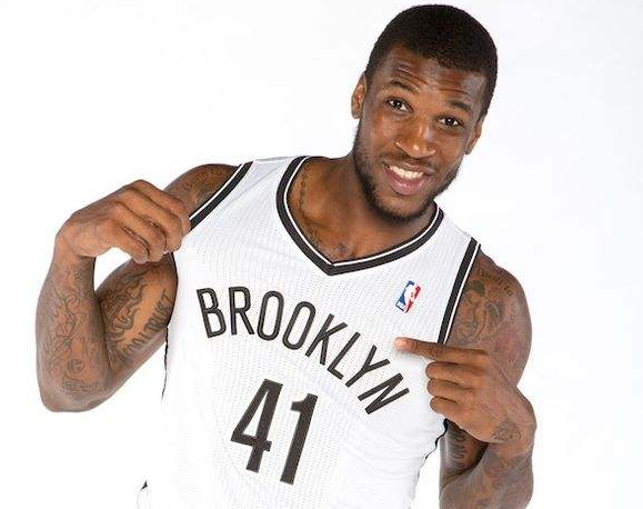 显得畏首畏 显得畏首畏